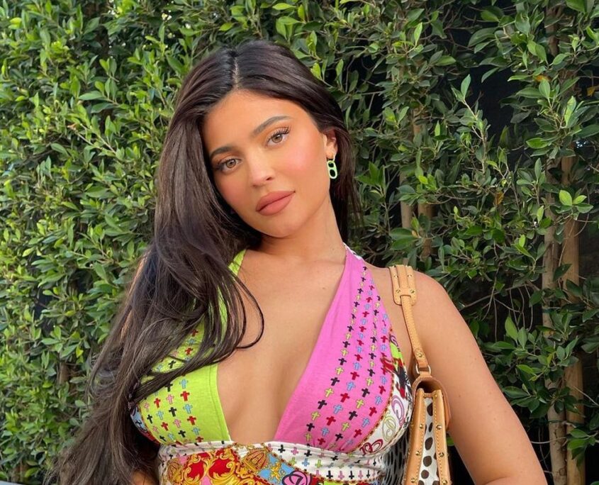 kylie-jenner-manikiour